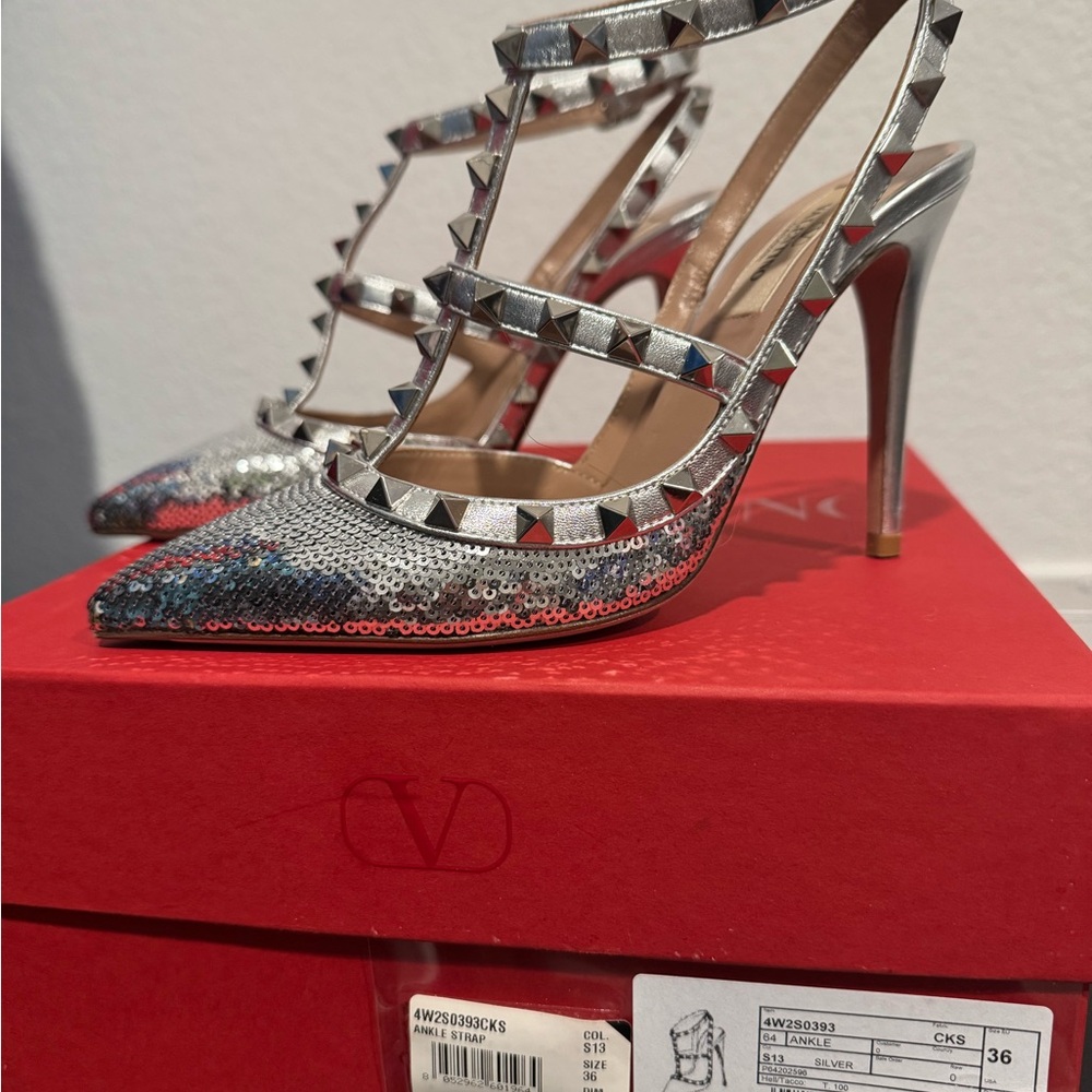 Valentino Garavani Rockstud Cage 100 mm Pump, Size 6